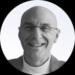 Headshot of Stephen Barrie